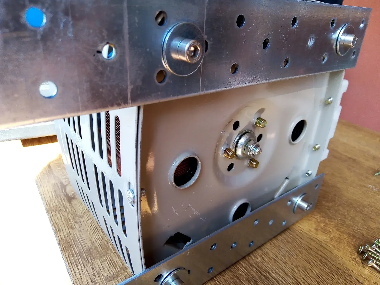 Tentes atornillados al VARIAC